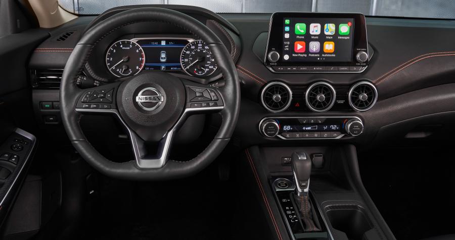 Торпедо Nissan Sentra SR 2020 года  (NA) (фото 7 из 51)